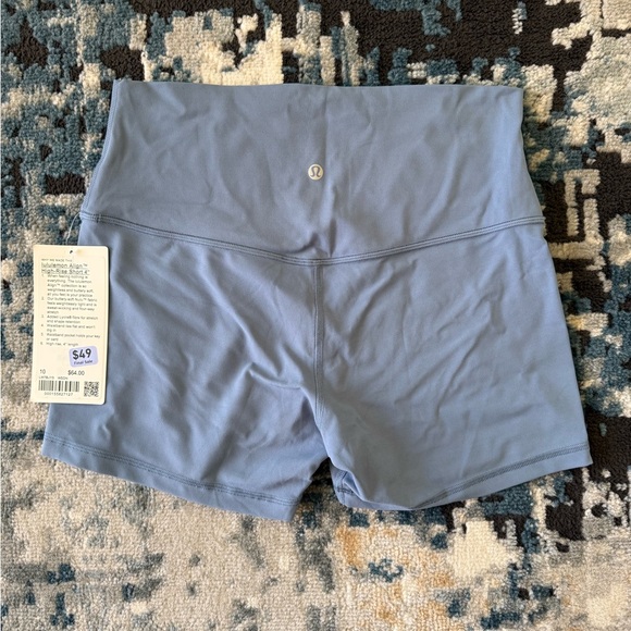 NWT lululemon align 4” shorts high rise - Picture 2 of 3